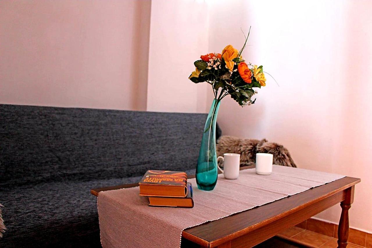 Apartments Gabriela Дрвеник Екстер'єр фото