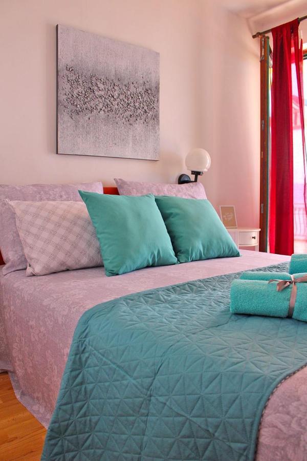Apartments Gabriela Дрвеник Екстер'єр фото